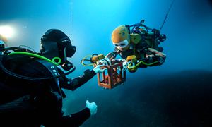 人工智能助“海洋一号”机器人下水寻找沉船